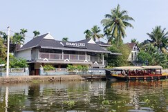 Evaans Casa Homestay | Lake-view Rooms