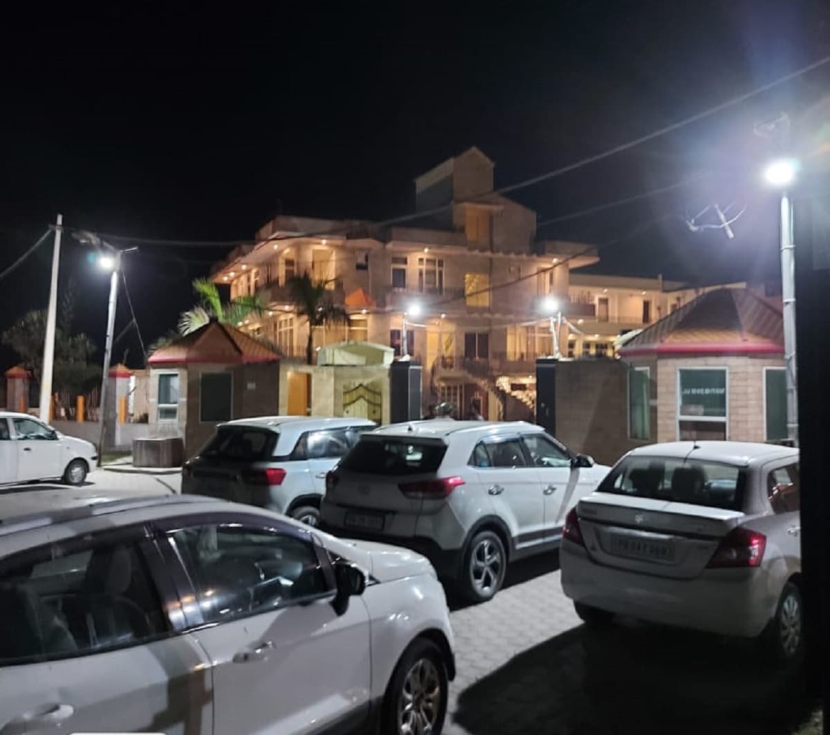 Silica Resort - Tap to explore photos