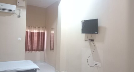 RK MADHUVAN Room Type - Standard Room