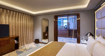 Queen Elizabeth 2 Room Type - Royal Suite with 1 King size bed and separate living room area