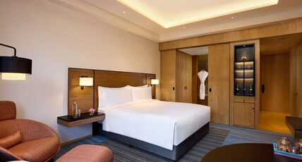 Grand Hyatt Mumbai Room Type - 1 KING BED CLUB ACCESS
