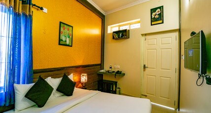 Gems 9 Airport Hotel Room Type - Deluxe Room AC