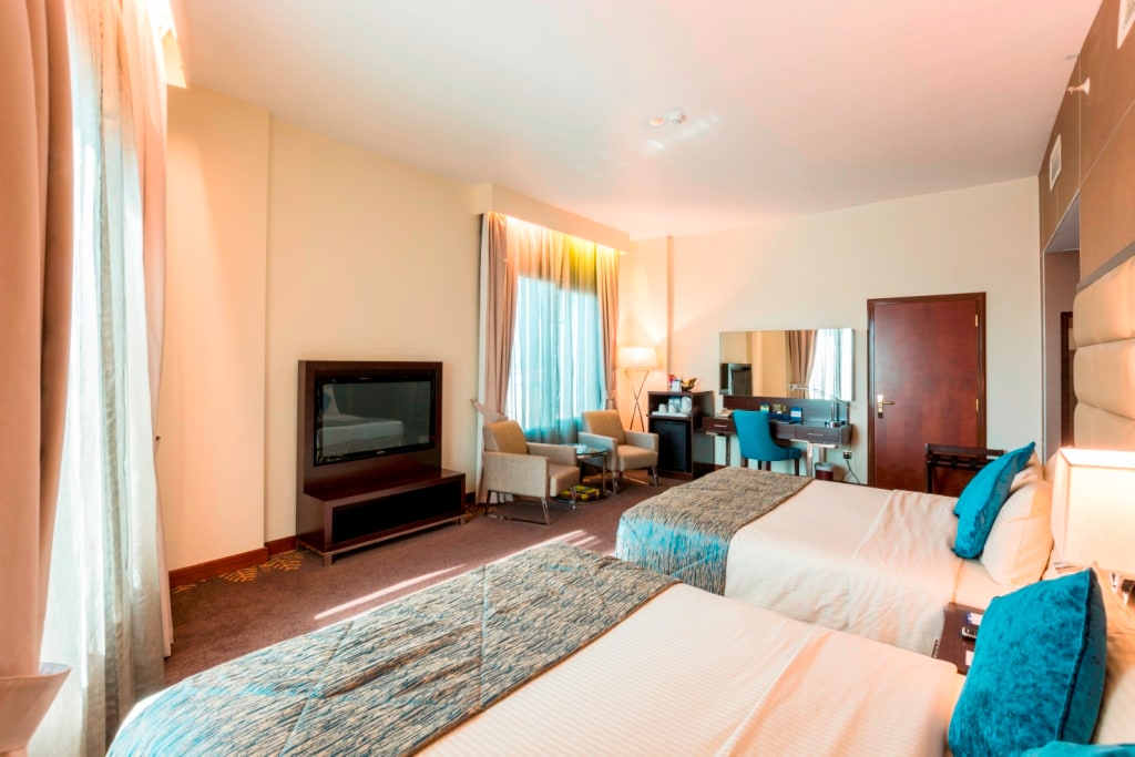 Howard Johnson by Wyndham Bur Dubai - Tap to explore photos