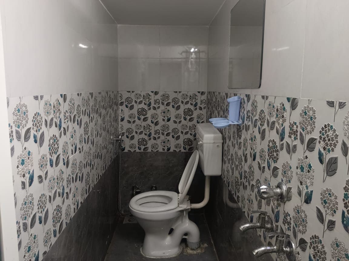 Mahadev Luxury Guest House - Tap to explore photos