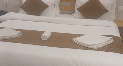Hotel Noida Royal Residency Room Type - Super Deluxe Room with Balcony