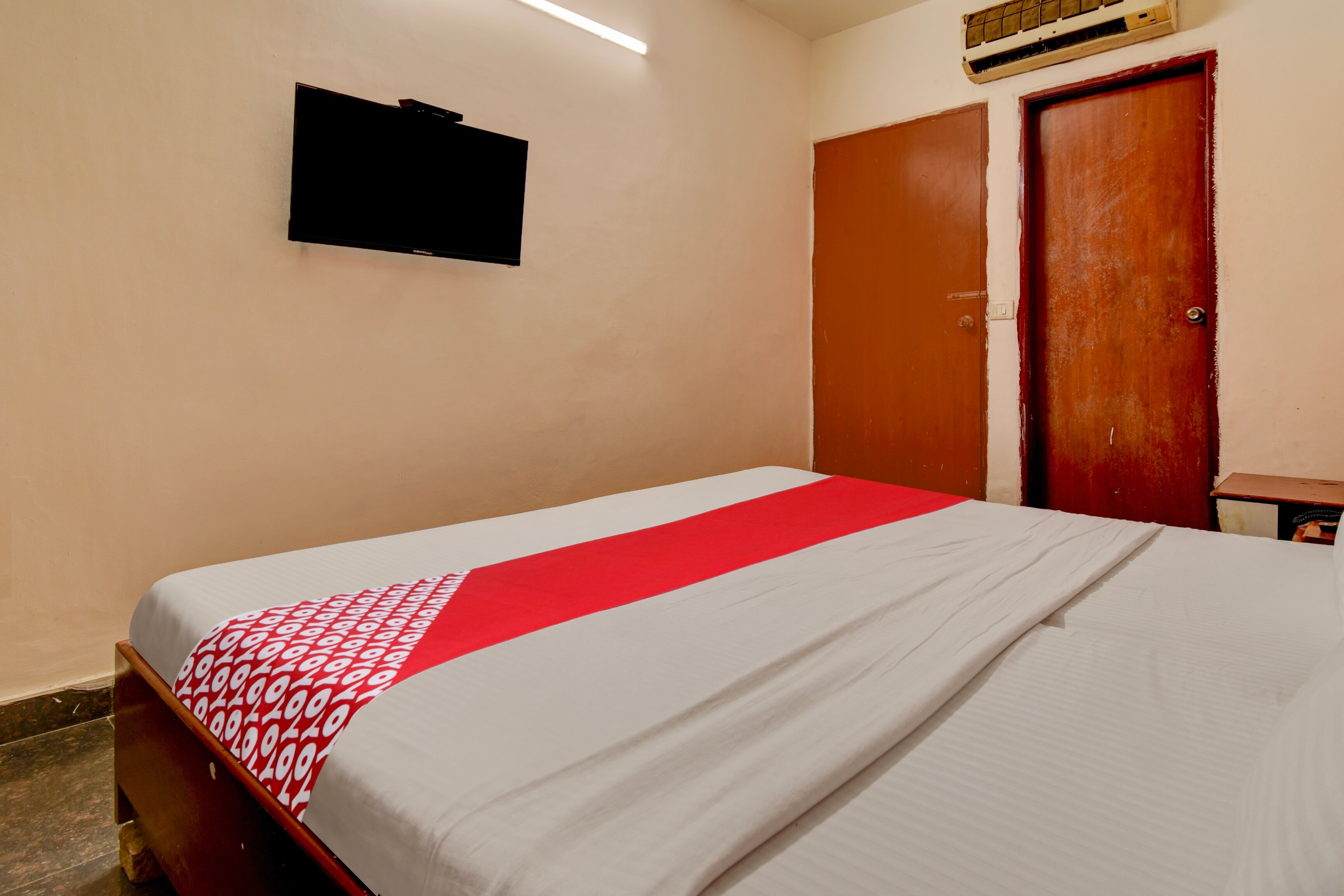 Hotel O B & B Vasant - Tap to explore photos