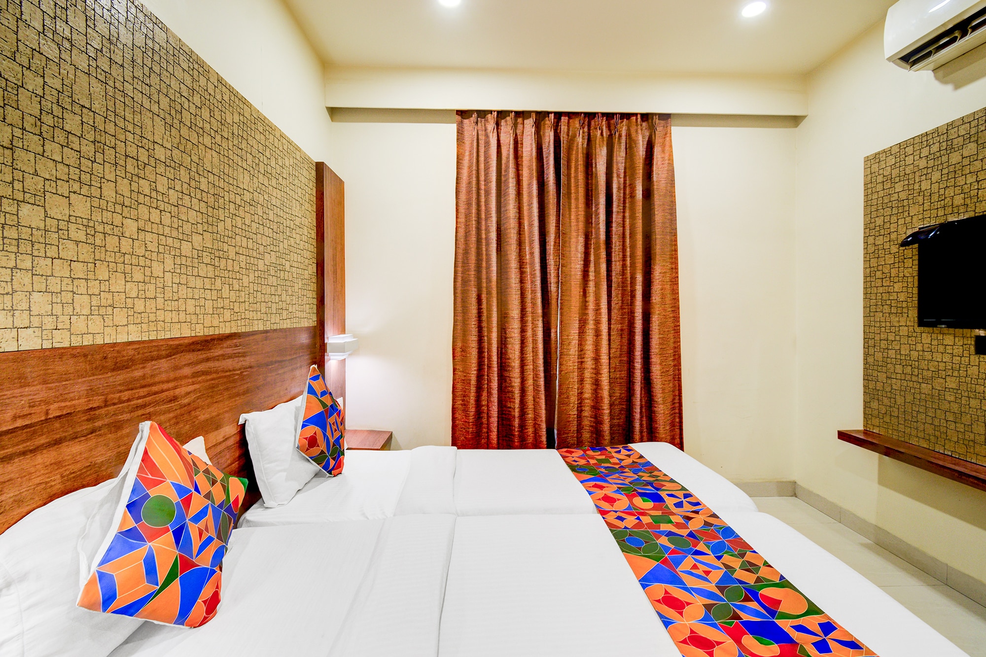 FabHotel Arastu Plaza - Nr. Nampally Railway Station - Tap to explore photos