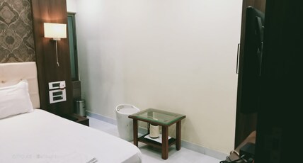 Hotel Shree Hari Inn Room Type - Deluxe Room