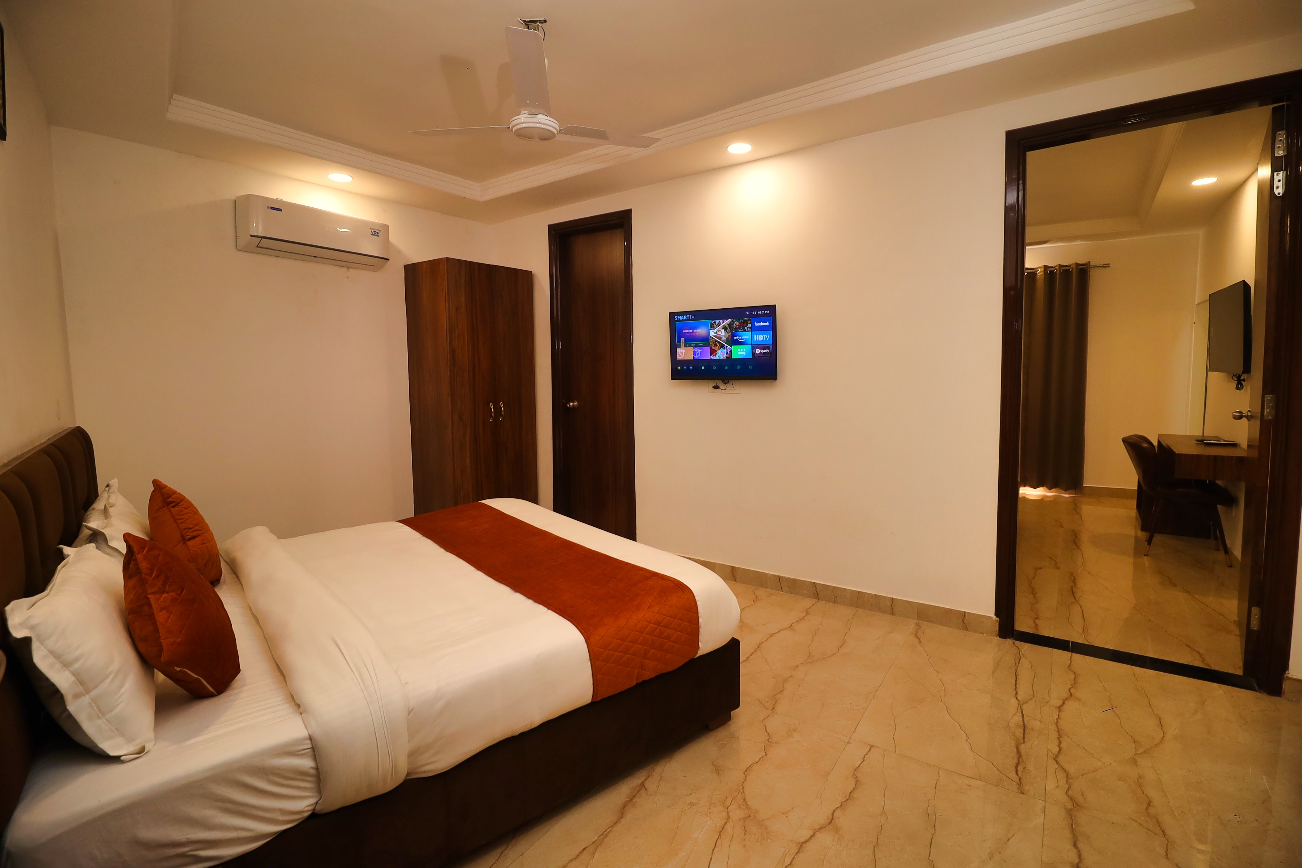 Hotel La Casa Amritsar - Tap to explore photos