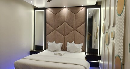 SRI GURU NIKETAN Room Type - Luxury Room With Free Cancellation (AC)