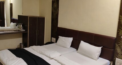 Hotel Raj - Surat Room Type - Economy class room