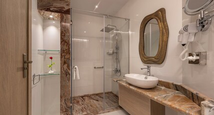 Crowne Plaza Alexandria Mirage by IHG Room Type - 1 King 1 Single Standard