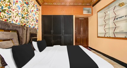 Collection O Brein Nishat Formerly Continental Guest House Room Type - Deluxe Collection O Brein Nishat Formerly Continental Guest House Room Type - Deluxe