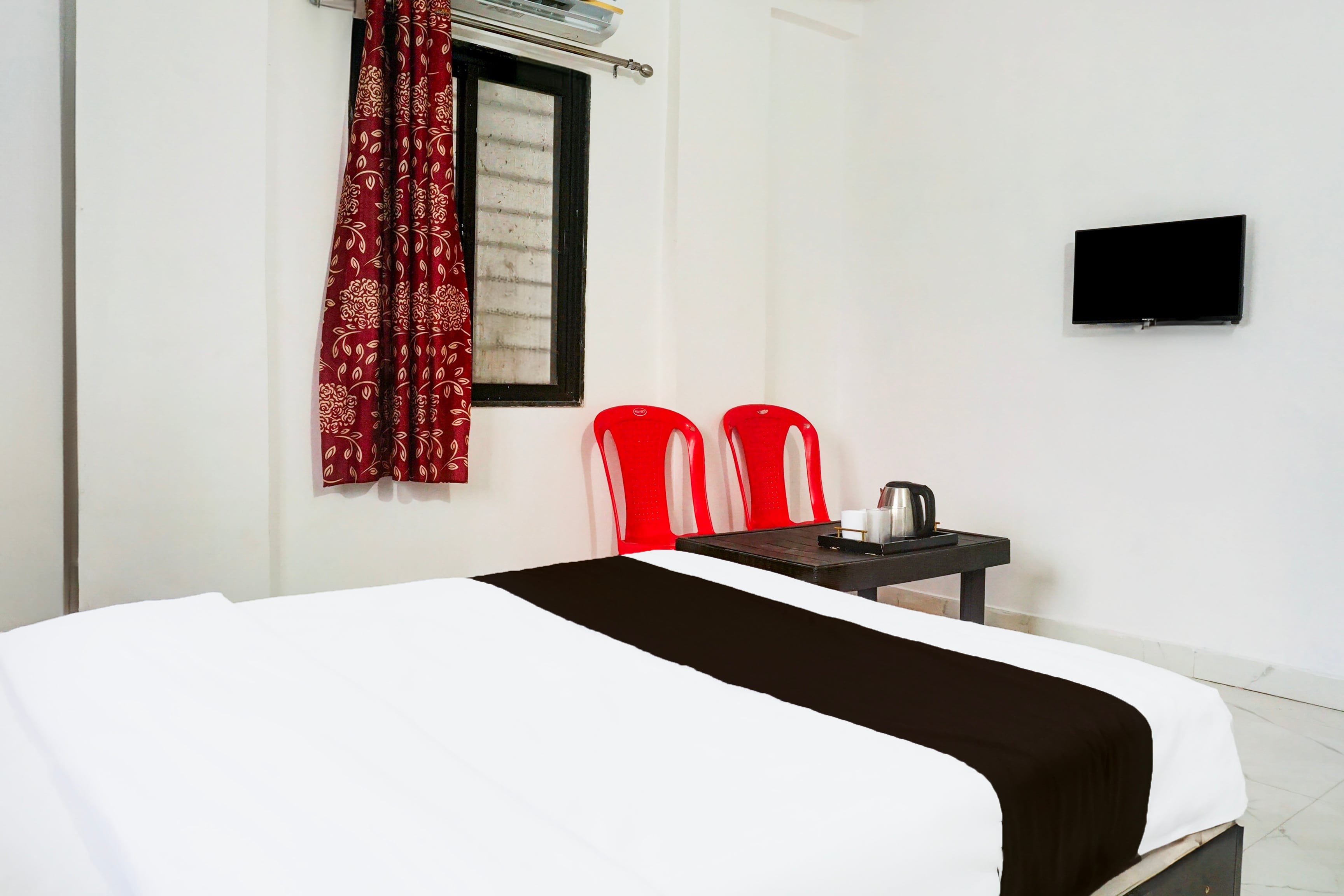 Super Hotel O Manjari Road - Tap to explore photos