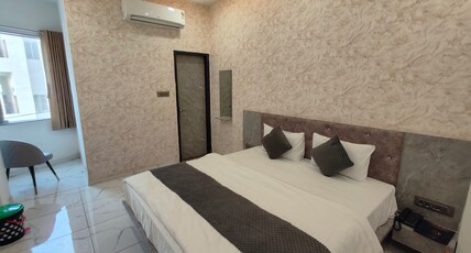 Hotel Morvi Nandan Room Type - Deluxe Room