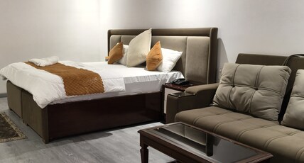 Hotel Chandraa Celebration @ ISBT Room Type - Signature room with City view