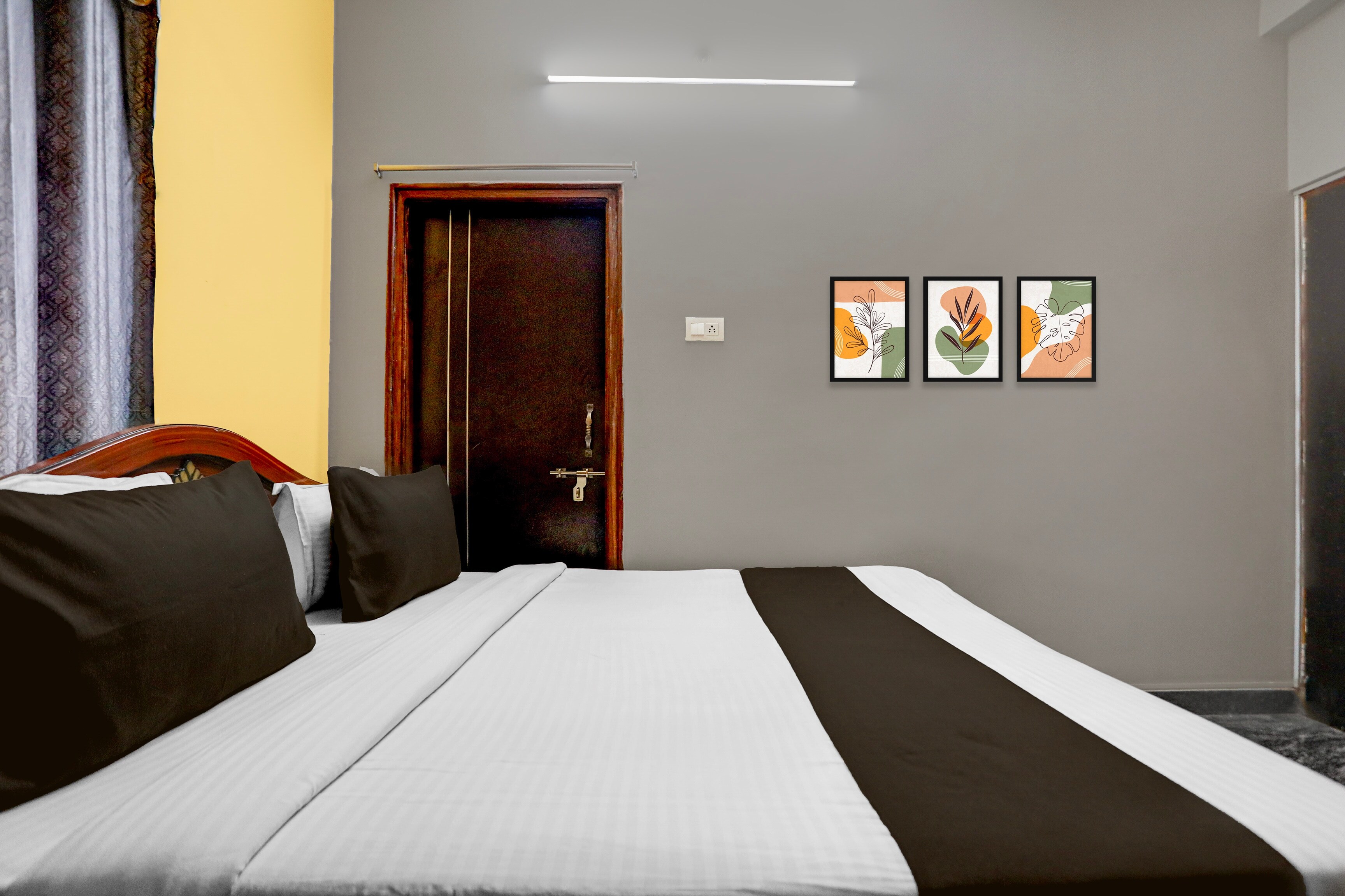 Hotel O by OYO AMR Home Stays - Tap to explore photos