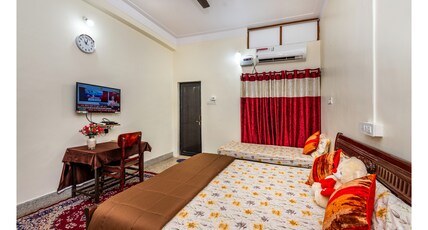 Jaiswal Homestay Room Type - Family Room with Private Bathroom