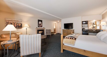 Best Western Plus Kentwood Lodge Room Type - 1 KING BED,NSMK,LRGRM,FIREPL,SITARE,MICRFG,BIDET