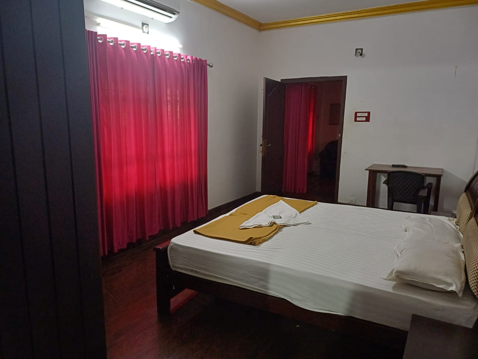 Relax Inn Homestay - Tap to explore photos