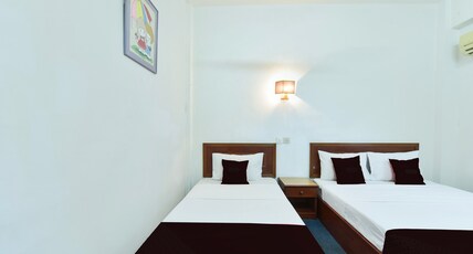 Hotel Jalan Bukit Ubi Formerly Bumimas Room Type - Standard Triple