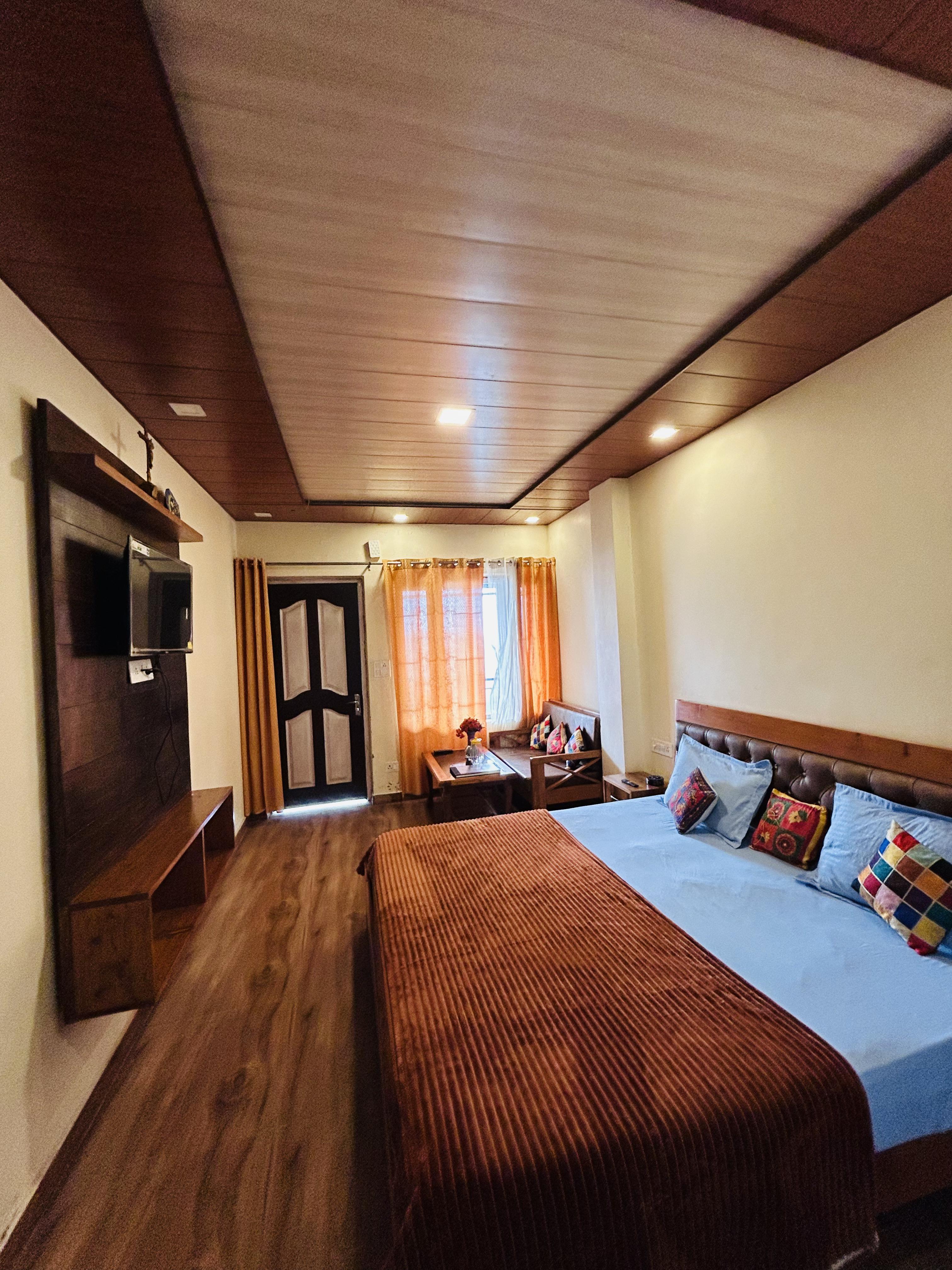 LightOfLandour Cottage in Landour w balcony view - Tap to explore photos
