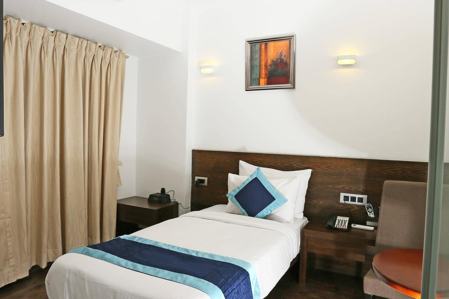 Hotel Silver Leaf - Tap to explore photos