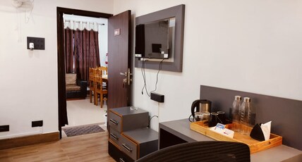 RKS Homestay Room Type - Deluxe Queen Room (103)