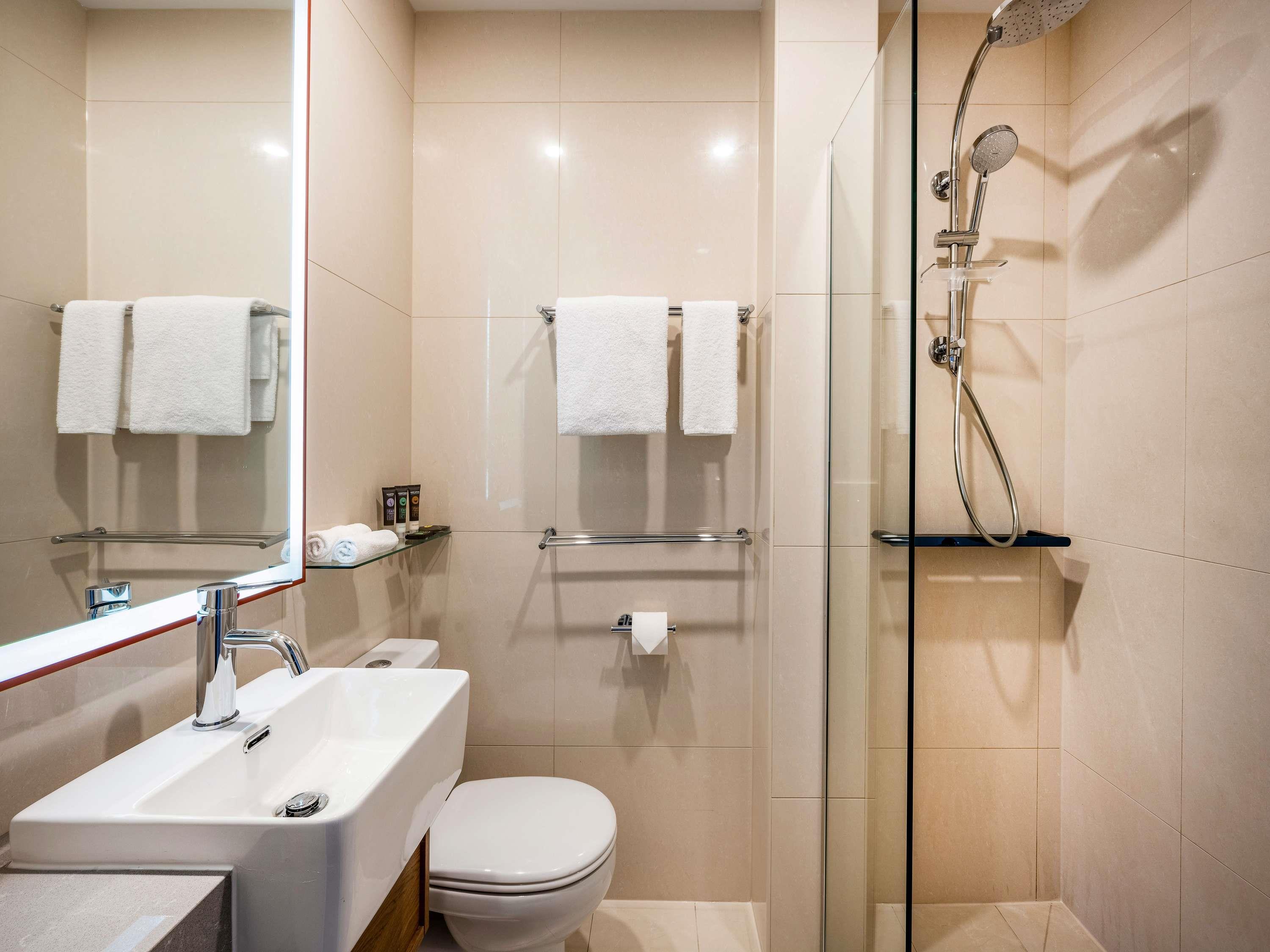 Novotel Melbourne Preston - Tap to explore photos