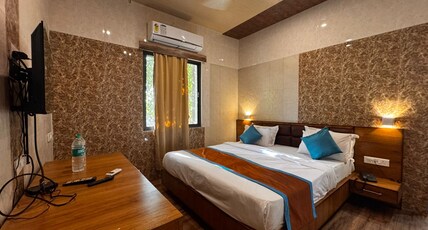 OPO Palm villa Dritan Room Type - Superior Pool view Room