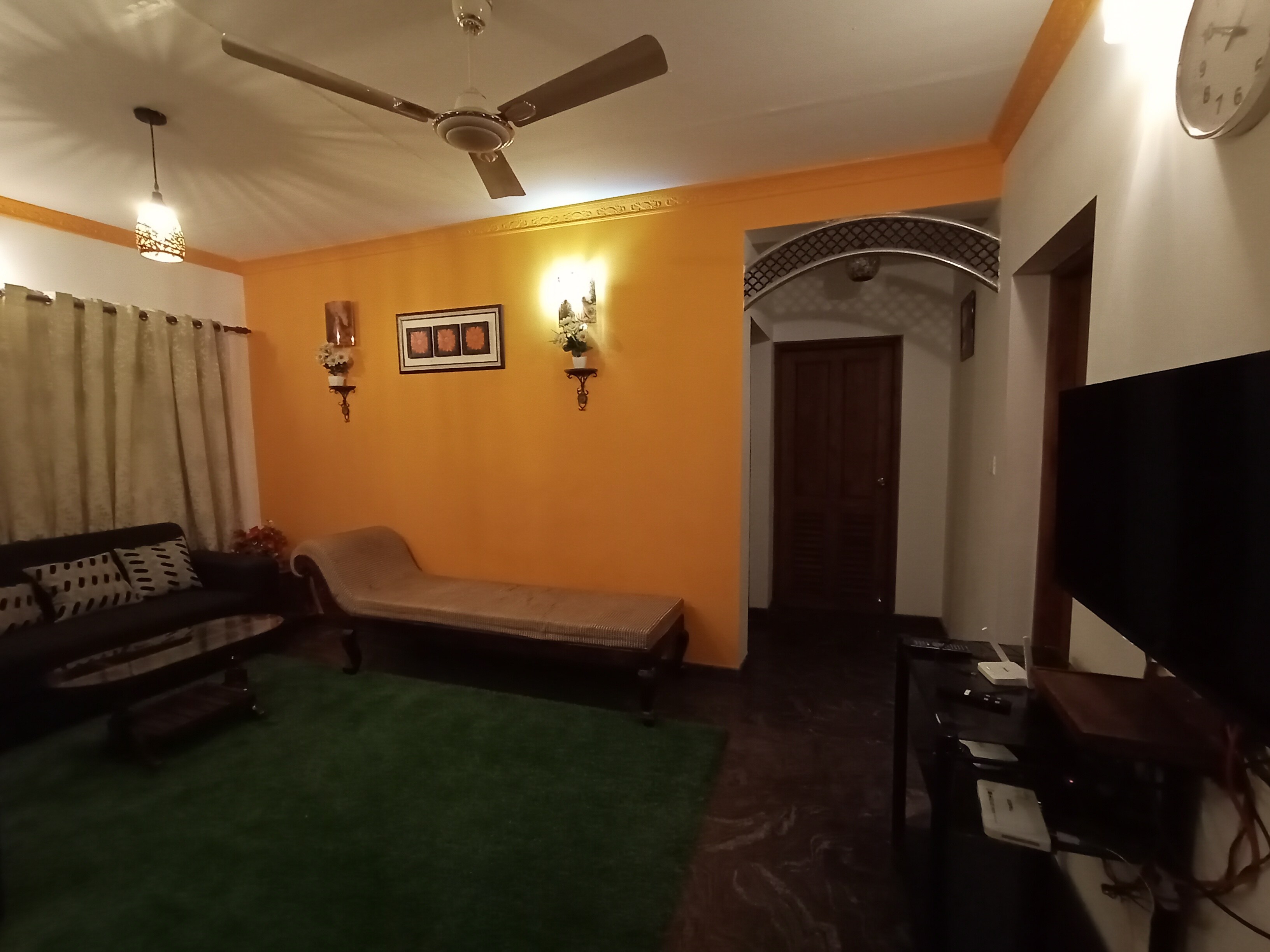 Aida Villa Homestay | Rooms & Caretaker - Tap to explore photos