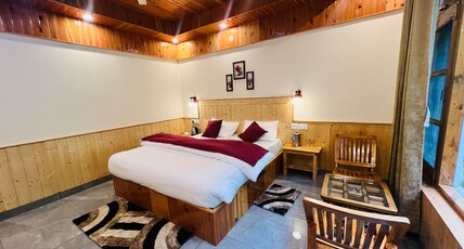 Tirthan Villa Homestay Room Type - Deluxe Room with Window View