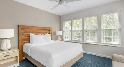Hilton Vacation Club Beachwoods Kitty Hawk Room Type - 4 BDR KG 2QN OPN LOFT 2TWN