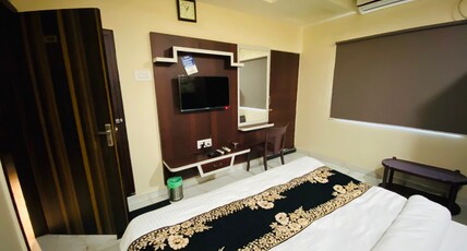 HOTEL GOLDEN FIESTA Room Type - Super Deluxe