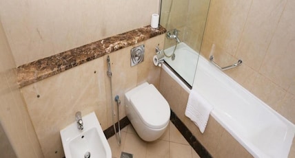 Al Hamra Hotel - BAITHANS Room Type - Deluxe Queen Room