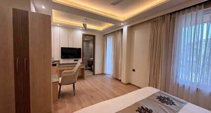 Rose Wood Hotel Room Type - Premium Deluxe Room with Balcony