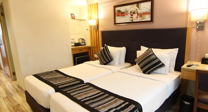Hotel Cliffton Room Type - Deluxe Twin Bed Room