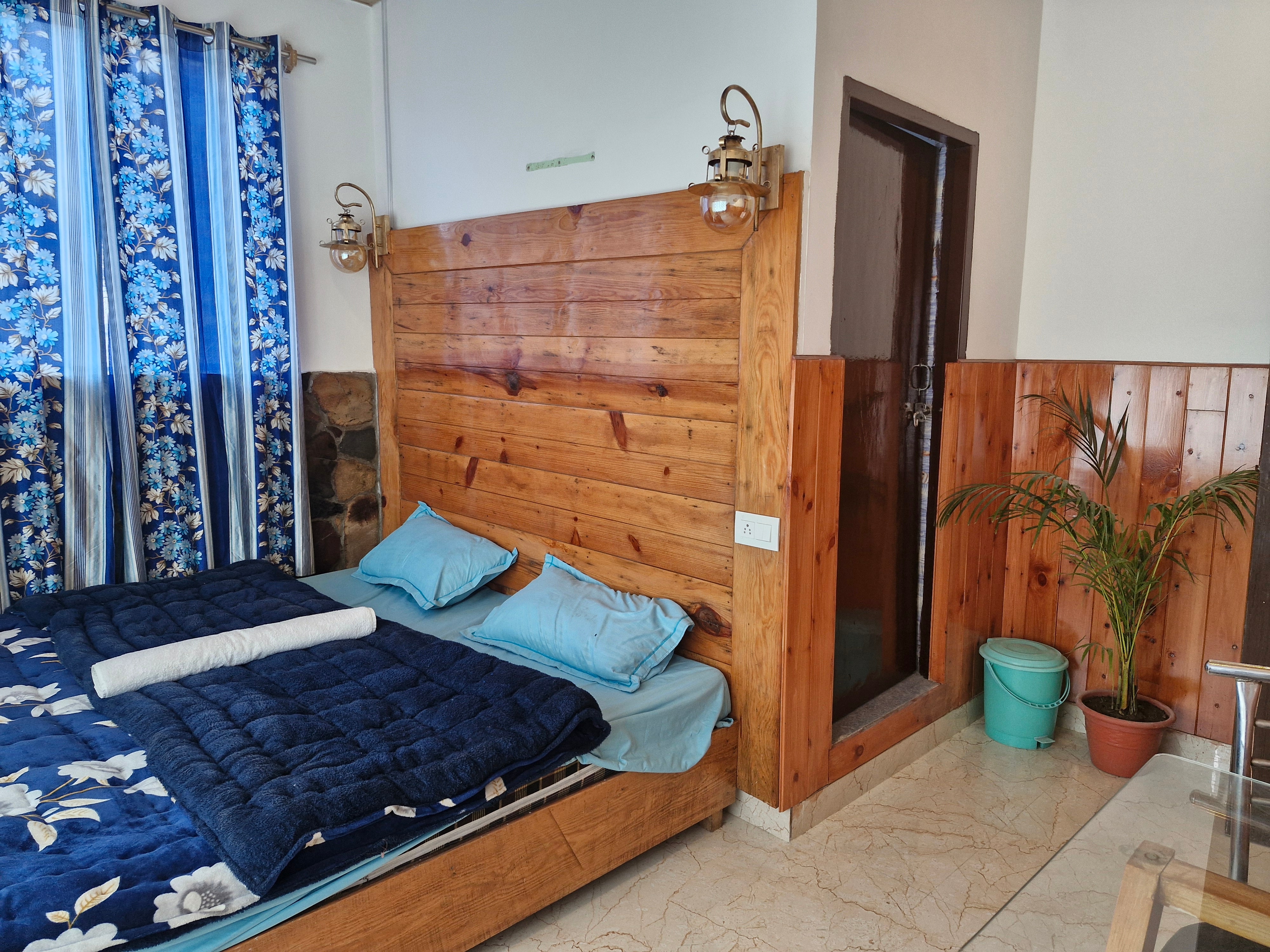 Elite Peak Inn Comfortable Stay - Tap to explore photos