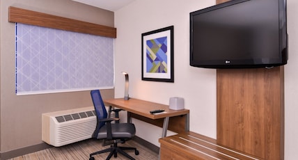 Holiday Inn Express Walnut Creek, an IHG Hotel Room Type - 1 King Bed Standard Comm Access Tub