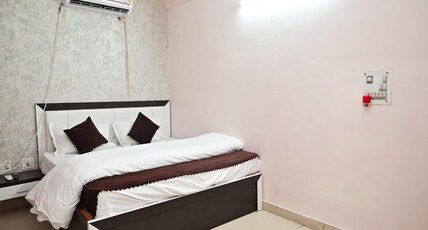 Shivaytan bed and break fast Room Type - Room no 202