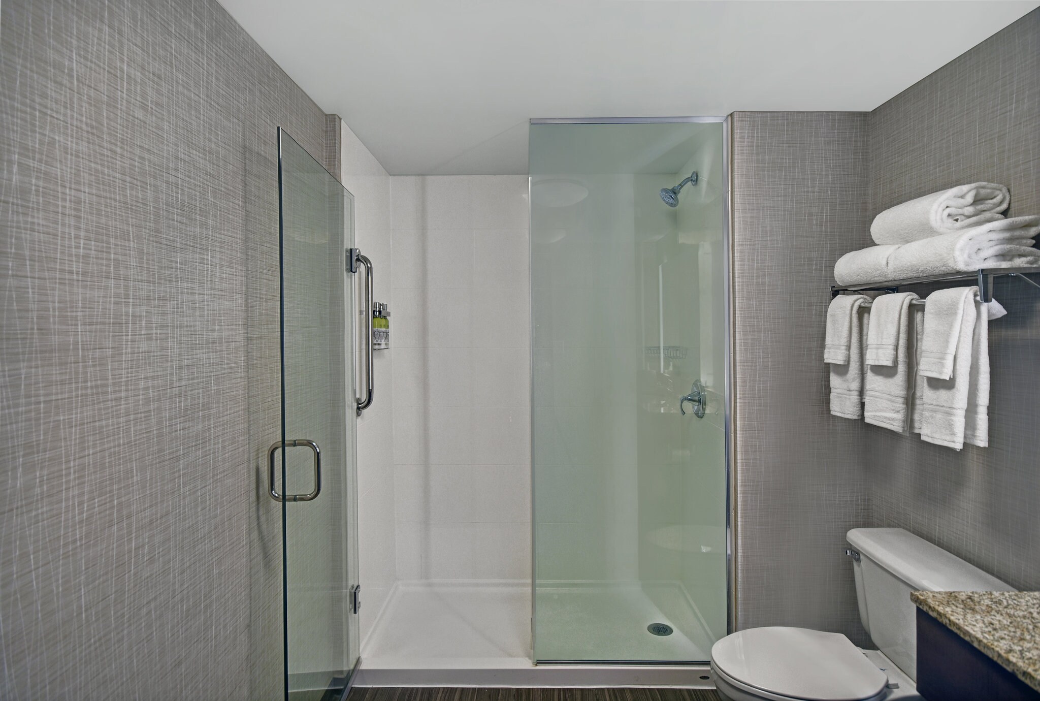 Holiday Inn Express & Suites CINCINNATI RIVERFRONT - Tap to explore photos