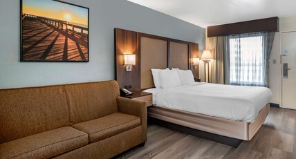 Best Western Salisbury Plaza Room Type - 1 King Bed, Non-Smoking, High Speed Internet Access, Sofabed, Microwave, Refrigerator, Full Breakfas