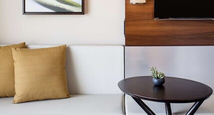 Hilton Garden Inn Waikiki Beach Room Type - 2 DOUBLE BEDS STANDARD RM