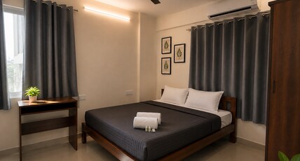 Z Express Ananta Room Type - Deluxe Queen