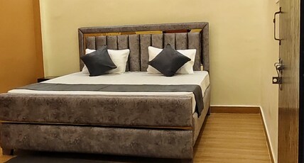 Thee Raam Lala Stay Room Type - Deluxe Ac Room