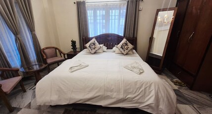 Ujoni Villa Luxe GS Road Room Type - Master Bed Room