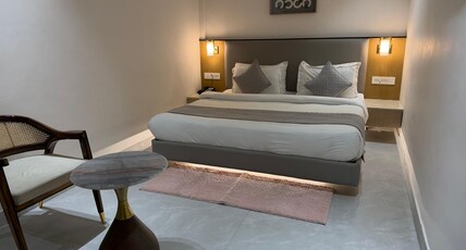 RS Galaxy Hotel Ganga View Room Type - SUITE ROOM WITH BALCONY