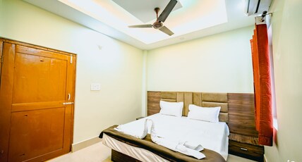 Jagannath Guest House Room Type - AC Deluxe Room