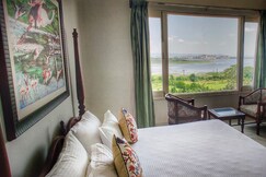 Pichola Lake Retreat | Restaurant & Pool