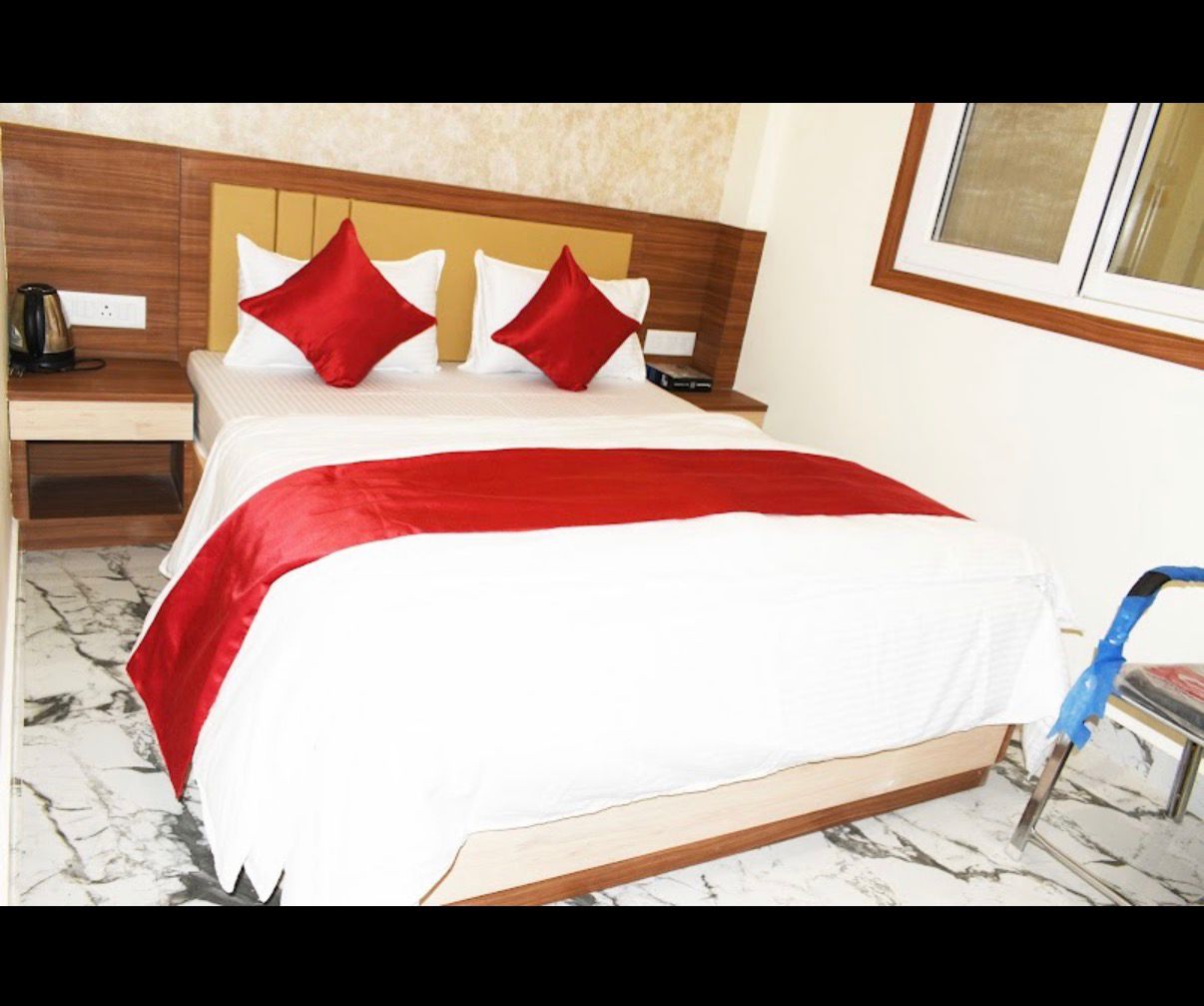 Hotel Aarti - Tap to explore photos